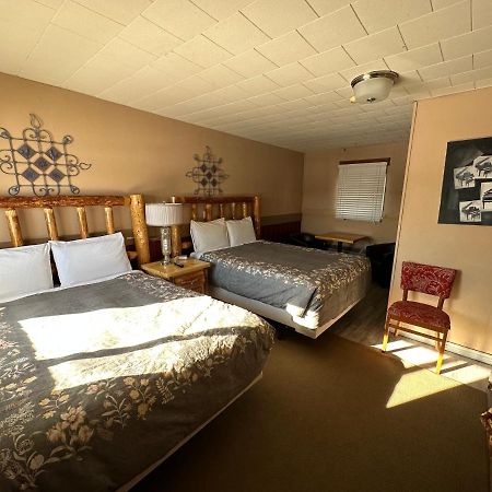 Pinecrest Motel Nipigon Exterior photo