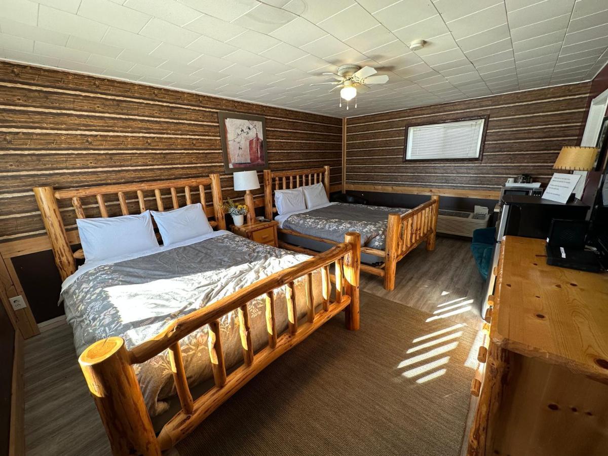 Pinecrest Motel Nipigon Exterior photo
